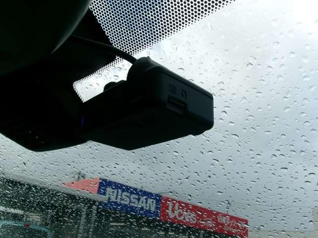 エクストレイル ２．０　２０Ｘｉ　２列車　４ＷＤ　純正９型ナビ　全方位カメラ（10枚目）