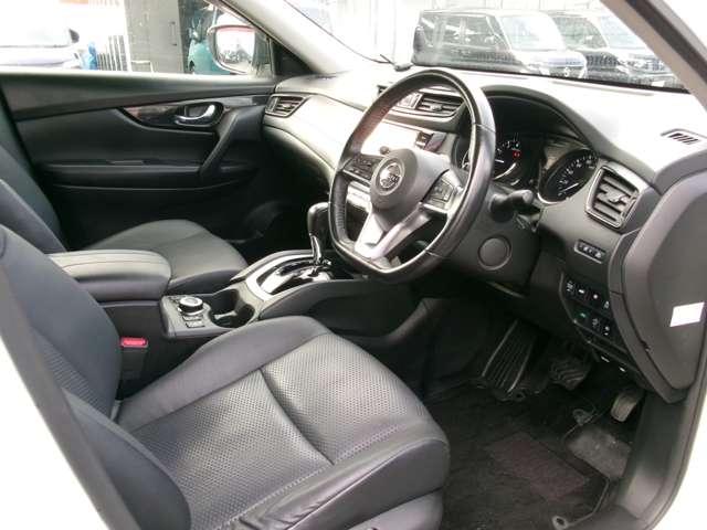 エクストレイル ２．０　２０Ｘｉ　２列車　４ＷＤ　純正９型ナビ　全方位カメラ（16枚目）