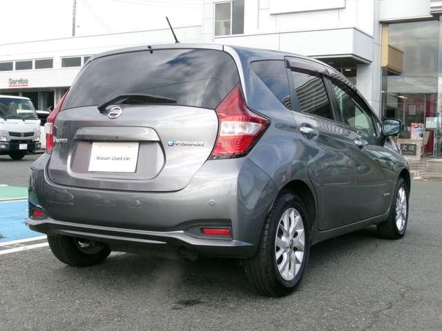 ノート １．２　ｅ－ＰＯＷＥＲ　Ｘ　ＦＯＵＲ　４ＷＤ　切替４ＷＤ　純正ナビ　全方位カメラ　ＥＴＣ　ＣＤ（3枚目）