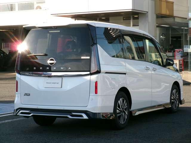 セレナ 2.0 ハイウェイスターV Vセレクション 純正9型ナビ 全方位カメラ(3枚目)