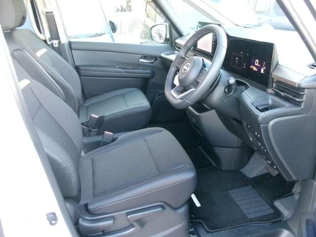 セレナ 2.0 ハイウェイスターV Vセレクション 純正9型ナビ 全方位カメラ(8枚目)