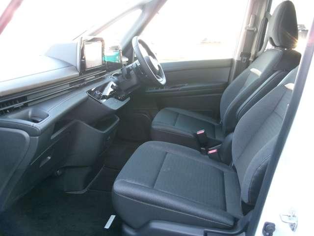 セレナ 2.0 ハイウェイスターV Vセレクション 純正9型ナビ 全方位カメラ(12枚目)