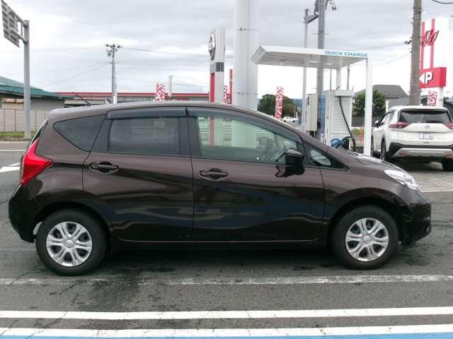 ノート １．２　Ｘ　ＦＯＵＲ　４ＷＤ　純正ナビ　アラウンドビュー　前後ソナー（17枚目）