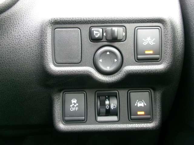 ノート １．２　Ｘ　ＦＯＵＲ　４ＷＤ　純正ナビ　アラウンドビュー　前後ソナー（19枚目）