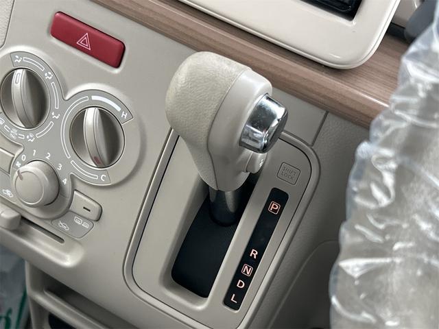 アルトラパン Ｓ　４ＷＤ　全周囲カメラ　ナビ　ＴＶ　衝突被害軽減システム　オートライト　ＨＩＤ　スマートキー　アイドリングストップ　電動格納ミラー　シートヒーター　ベンチシート　ＣＶＴ　盗難防止システム　ＡＢＳ　ＥＳＣ（7枚目）