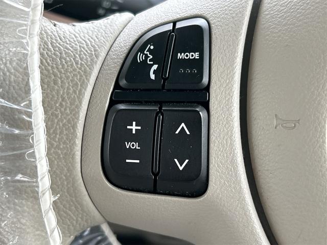 アルトラパン Ｓ　４ＷＤ　全周囲カメラ　ナビ　ＴＶ　衝突被害軽減システム　オートライト　ＨＩＤ　スマートキー　アイドリングストップ　電動格納ミラー　シートヒーター　ベンチシート　ＣＶＴ　盗難防止システム　ＡＢＳ　ＥＳＣ（8枚目）