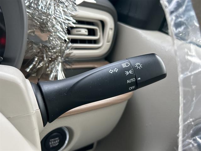 アルトラパン Ｓ　４ＷＤ　全周囲カメラ　ナビ　ＴＶ　衝突被害軽減システム　オートライト　ＨＩＤ　スマートキー　アイドリングストップ　電動格納ミラー　シートヒーター　ベンチシート　ＣＶＴ　盗難防止システム　ＡＢＳ　ＥＳＣ（9枚目）