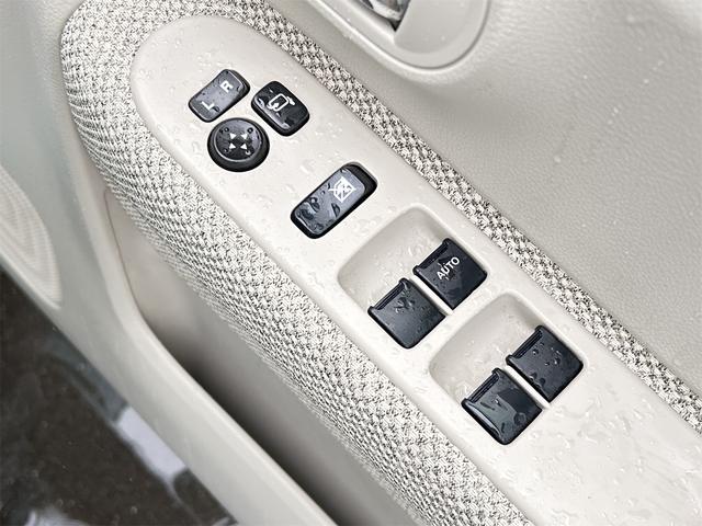 アルトラパン Ｓ　４ＷＤ　全周囲カメラ　ナビ　ＴＶ　衝突被害軽減システム　オートライト　ＨＩＤ　スマートキー　アイドリングストップ　電動格納ミラー　シートヒーター　ベンチシート　ＣＶＴ　盗難防止システム　ＡＢＳ　ＥＳＣ（11枚目）