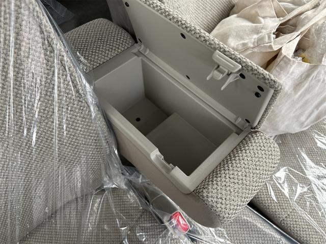 アルトラパン Ｓ　４ＷＤ　全周囲カメラ　ナビ　ＴＶ　衝突被害軽減システム　オートライト　ＨＩＤ　スマートキー　アイドリングストップ　電動格納ミラー　シートヒーター　ベンチシート　ＣＶＴ　盗難防止システム　ＡＢＳ　ＥＳＣ（55枚目）