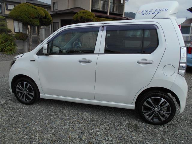 ワゴンＲ ２０周年記念車　４ＷＤ　タイミングチェーンエンジンＣＶＴオートマ　衝突軽減ブレーキ　横滑り防止装置　アイドリングストップ　スマホ連動ナビＴＶバックカメラＵＳＢソケット　革ハンドル　ＡＡＣ　シートヒーターシートリフター（6枚目）