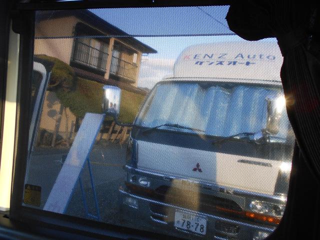 純正ブラインドカーテン付き