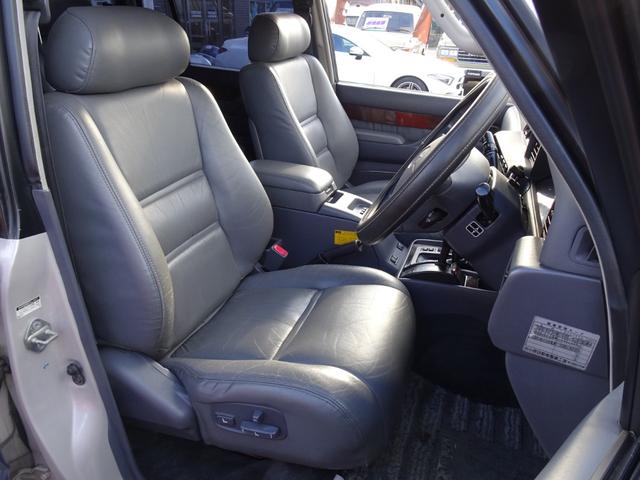 ランドクルーザー８０ ＶＸリミテッド　最終型レザーシート新品６インチリフトアップ新品ロックスター２＆新品マキシス１７インチマッドタイヤ新品ＬＥＤテールガナドールマフラーランチョショックＨＤＤナビ関東仕入ＥＴＣサンルーフＵＳコーナーレンズ（15枚目）