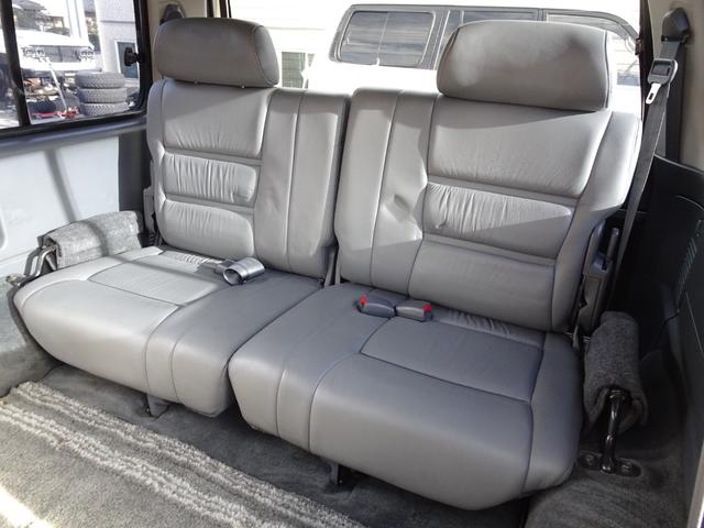 ランドクルーザー８０ ＶＸリミテッド　最終型レザーシート新品６インチリフトアップ新品ロックスター２＆新品マキシス１７インチマッドタイヤ新品ＬＥＤテールガナドールマフラーランチョショックＨＤＤナビ関東仕入ＥＴＣサンルーフＵＳコーナーレンズ（18枚目）