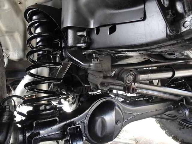 ランドクルーザー８０ ＶＸリミテッド　最終型レザーシート新品６インチリフトアップ新品ロックスター２＆新品マキシス１７インチマッドタイヤ新品ＬＥＤテールガナドールマフラーランチョショックＨＤＤナビ関東仕入ＥＴＣサンルーフＵＳコーナーレンズ（36枚目）