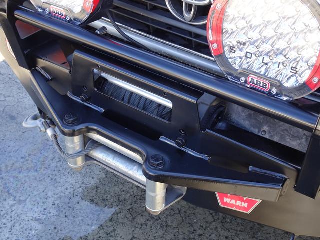 ランドクルーザー８０ ＶＸ　後期型５速ＭＴ６インチアップ新品ブラッドレーＶ新品ヨコハマＭＴタイヤ新品角目４灯輸出仕様新品ＡＲＢフォグＡＲＢバンパーＷＡＲＮウインチサファリシュノーケルＬＥＤテールレンズナルディーハンドル関東仕入（25枚目）