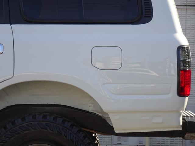 ランドクルーザー８０ ＶＸ　後期型５速ＭＴ６インチアップ新品ブラッドレーＶ新品ヨコハマＭＴタイヤ新品角目４灯輸出仕様新品ＡＲＢフォグＡＲＢバンパーＷＡＲＮウインチサファリシュノーケルＬＥＤテールレンズナルディーハンドル関東仕入（32枚目）