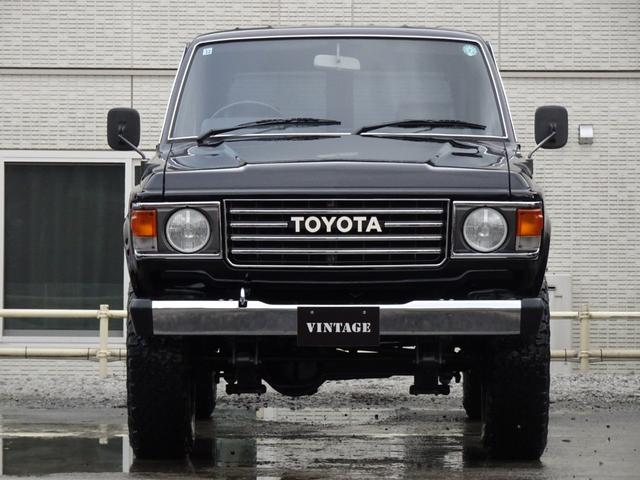 ランドクルーザー60 GX平屋根観音扉5速MTFJ62V新品鍛造17インチホイール新品BFグッドリッチATタイヤ新品グリル新品フロントバンパー新品リアバンパー新品ヘッドライト新品楽々ナビのディスプレイオーディオ西日本仕入(4枚目)