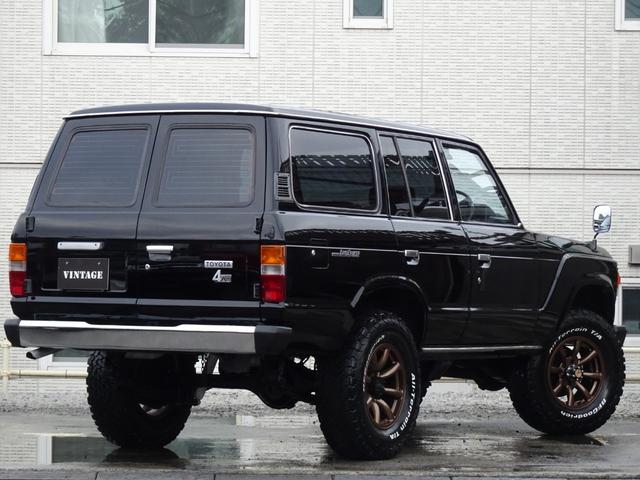 ランドクルーザー60 GX平屋根観音扉5速MTFJ62V新品鍛造17インチホイール新品BFグッドリッチATタイヤ新品グリル新品フロントバンパー新品リアバンパー新品ヘッドライト新品楽々ナビのディスプレイオーディオ西日本仕入(12枚目)