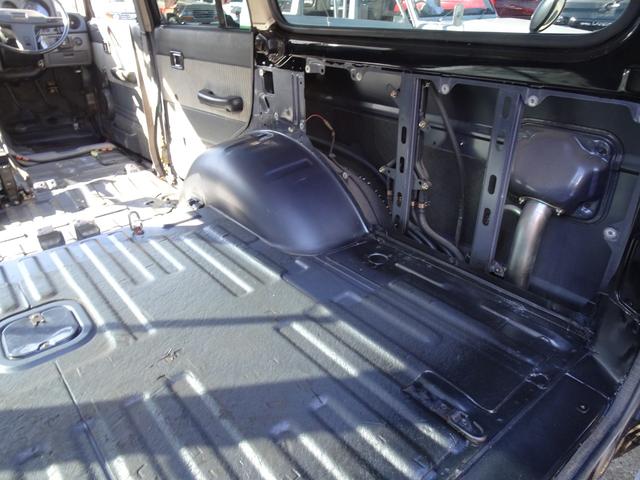 ランドクルーザー60 GX平屋根観音扉5速MTFJ62V新品鍛造17インチホイール新品BFグッドリッチATタイヤ新品グリル新品フロントバンパー新品リアバンパー新品ヘッドライト新品楽々ナビのディスプレイオーディオ西日本仕入(21枚目)