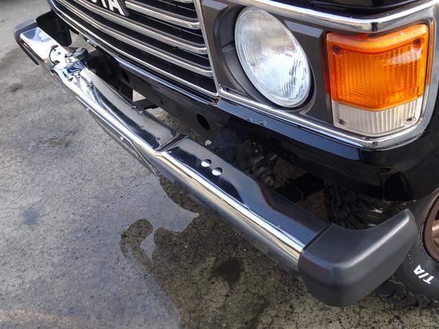 ランドクルーザー60 GX平屋根観音扉5速MTFJ62V新品鍛造17インチホイール新品BFグッドリッチATタイヤ新品グリル新品フロントバンパー新品リアバンパー新品ヘッドライト新品楽々ナビのディスプレイオーディオ西日本仕入(32枚目)