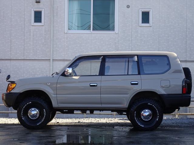 ランドクルーザープラド TX 後期型丸目換装クラシックコンプリートオプションリアデフロック新品BFグッドリッチタイヤ新品オレンジコーナーレンズ新品LEDテール2インチリフトアップ8人乗りクリスタルヘッドライト西日本仕入(3枚目)