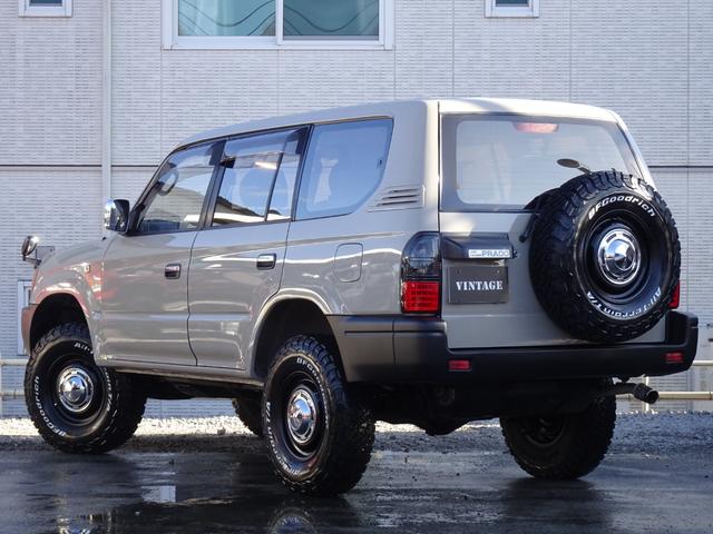 ランドクルーザープラド TX 後期型丸目換装クラシックコンプリートオプションリアデフロック新品BFグッドリッチタイヤ新品オレンジコーナーレンズ新品LEDテール2インチリフトアップ8人乗りクリスタルヘッドライト西日本仕入(8枚目)