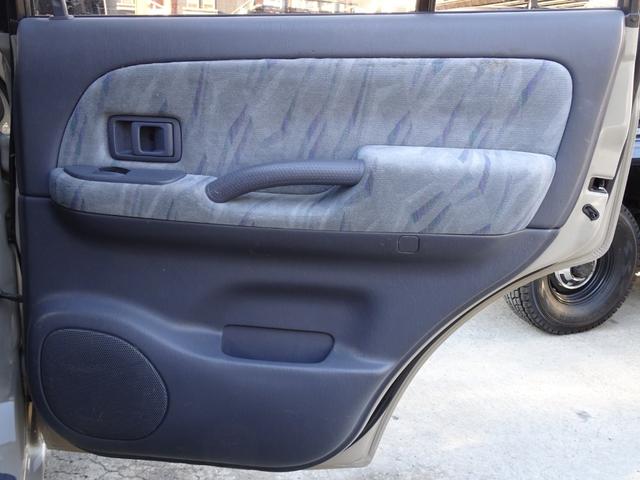 ランドクルーザープラド TX 後期型丸目換装クラシックコンプリートオプションリアデフロック新品BFグッドリッチタイヤ新品オレンジコーナーレンズ新品LEDテール2インチリフトアップ8人乗りクリスタルヘッドライト西日本仕入(36枚目)