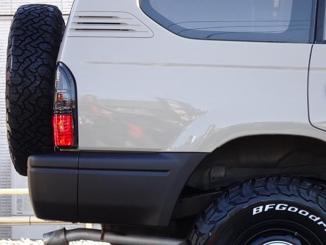 ランドクルーザープラド TX 後期型丸目換装クラシックコンプリートオプションリアデフロック新品BFグッドリッチタイヤ新品オレンジコーナーレンズ新品LEDテール2インチリフトアップ8人乗りクリスタルヘッドライト西日本仕入(50枚目)
