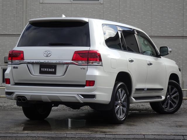 ランドクルーザー ＺＸ　後期型モデリスタスポイラーサンルーフレザーシート純正ナビバックカメラＥＴＣ純正エンジンスターターフォグランプリアルーフスポイラースマートキーウッドハンドル（11枚目）