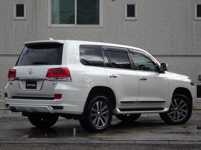 ランドクルーザー ＺＸ　後期型モデリスタスポイラーサンルーフレザーシート純正ナビバックカメラＥＴＣ純正エンジンスターターフォグランプリアルーフスポイラースマートキーウッドハンドル（12枚目）