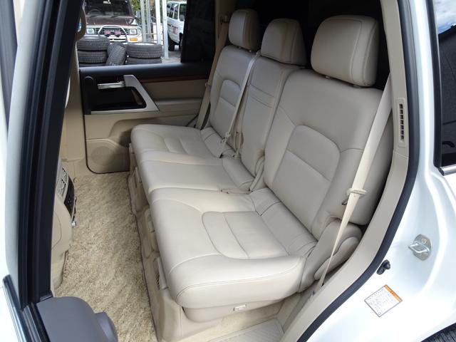 ランドクルーザー ＺＸ　後期型モデリスタスポイラーサンルーフレザーシート純正ナビバックカメラＥＴＣ純正エンジンスターターフォグランプリアルーフスポイラースマートキーウッドハンドル（18枚目）