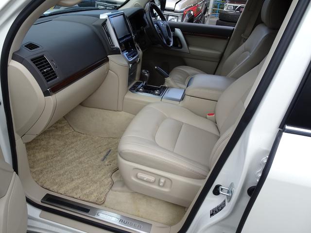 ランドクルーザー ＺＸ　後期型モデリスタスポイラーサンルーフレザーシート純正ナビバックカメラＥＴＣ純正エンジンスターターフォグランプリアルーフスポイラースマートキーウッドハンドル（50枚目）