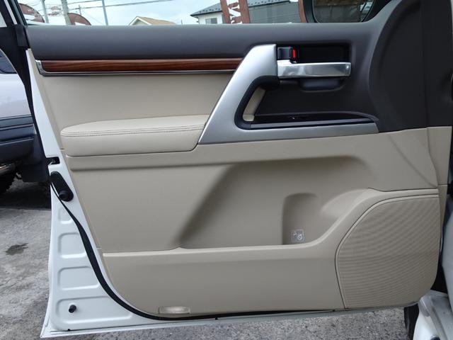 ランドクルーザー ＺＸ　後期型モデリスタスポイラーサンルーフレザーシート純正ナビバックカメラＥＴＣ純正エンジンスターターフォグランプリアルーフスポイラースマートキーウッドハンドル（75枚目）