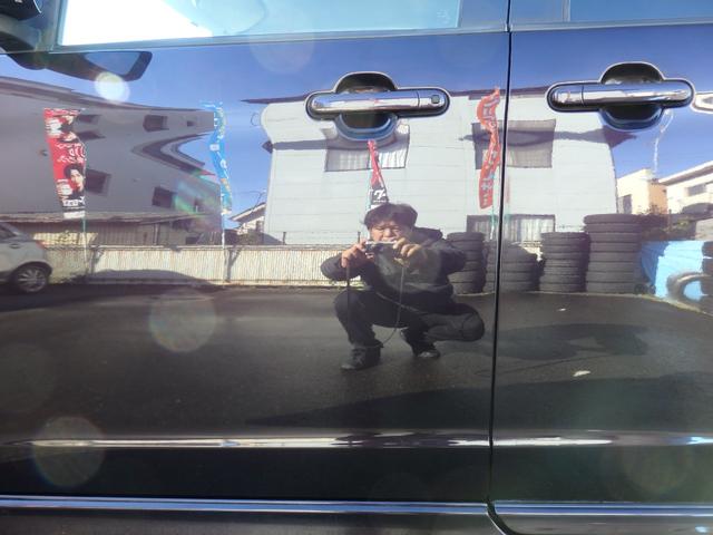 内装仕上げ工程は、掃除機、エコンプレッサーで埃やゴミを除去、シート全席を機械を使い業務用製剤にて隅々まで叩き出し洗浄、フロアマット高圧洗浄、その他細かい所まで徹底的に洗浄し、最後に抗菌コートしてます！