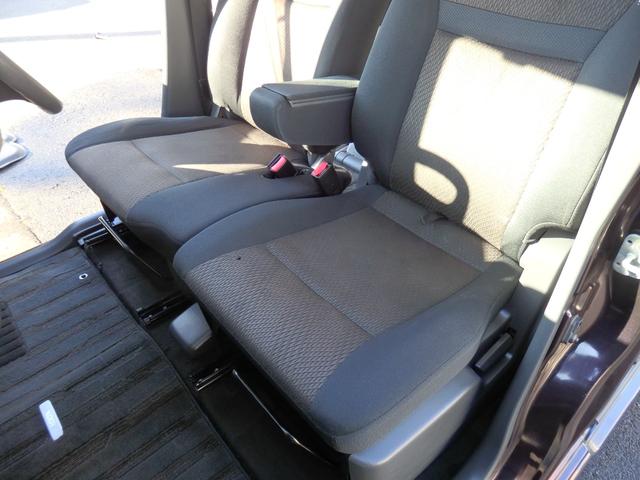 内装仕上げ工程は、掃除機、エコンプレッサーで埃やゴミを除去、シート全席を機械を使い業務用製剤にて隅々まで叩き出し洗浄、フロアマット高圧洗浄、その他細かい所まで徹底的に洗浄し、最後に抗菌コートしてます！