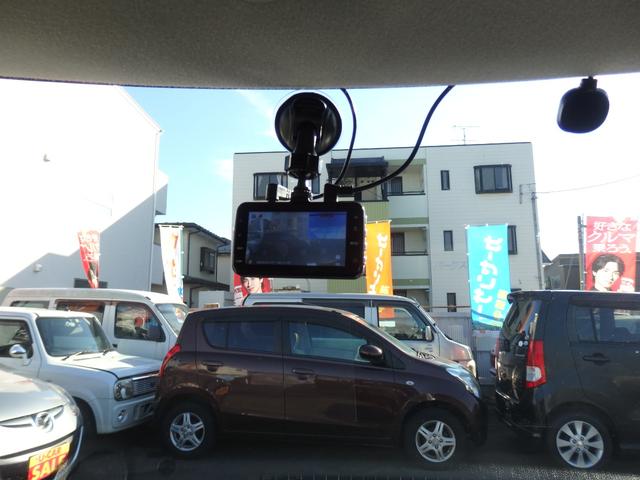 内装仕上げ工程は、掃除機、エコンプレッサーで埃やゴミを除去、シート全席を機械を使い業務用製剤にて隅々まで叩き出し洗浄、フロアマット高圧洗浄、その他細かい所まで徹底的に洗浄し、最後に抗菌コートしてます！