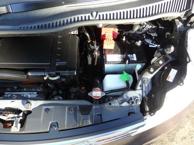 外装の仕上げ工程は、高圧洗浄、業務用洗浄剤洗車、鉄粉除去剤施工、タール除去粘土施工、業務用コンパウンドにてポリッシャー（機械）磨き、ヘッドライト磨き、業務用仕上げ剤にて仕上げ磨き、仕上げポリマーコート