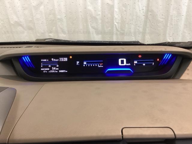 フリード G・ホンダセンシング 光触媒抗菌消臭施工済 ドラレコ ナビ リア席モニター シートヒーター ETC フルタイム4WD スマートキー&プッシュスタート 横滑り防止 地デジ ドライブレコーダー イモビライザー Aストップ(11枚目)