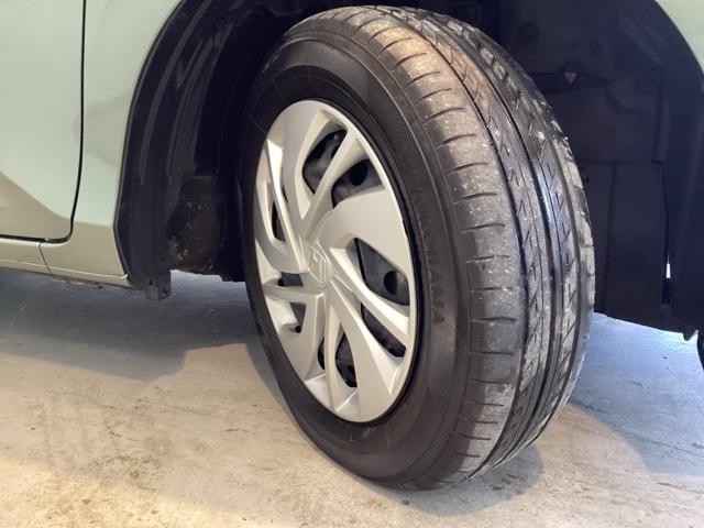 フリード G・ホンダセンシング 光触媒抗菌消臭施工済 ドラレコ ナビ リア席モニター シートヒーター ETC フルタイム4WD スマートキー&プッシュスタート 横滑り防止 地デジ ドライブレコーダー イモビライザー Aストップ(27枚目)