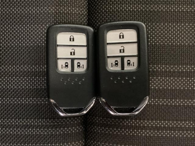 フリード Ｇ・ホンダセンシング　光触媒抗菌消臭施工済　ナビ　ＥＴＣ　追突被害軽減ブレーキ　ｉストップ　Ｗエアバッグ　パワーウィンドウ　アクティブクルーズコントロール　スマートキ　カラーバックモニター　ワンセグテレビ　ＶＳＡ　エアコン（13枚目）