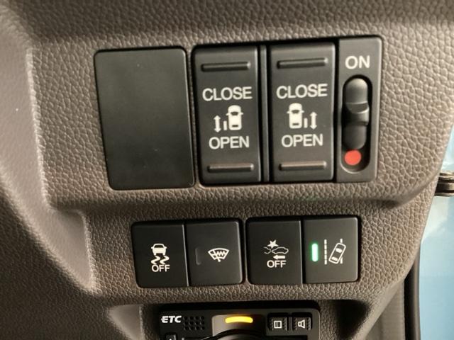 フリード Ｇ・ホンダセンシング　光触媒抗菌消臭施工済　ナビ　ＥＴＣ　追突被害軽減ブレーキ　ｉストップ　Ｗエアバッグ　パワーウィンドウ　アクティブクルーズコントロール　スマートキ　カラーバックモニター　ワンセグテレビ　ＶＳＡ　エアコン（14枚目）