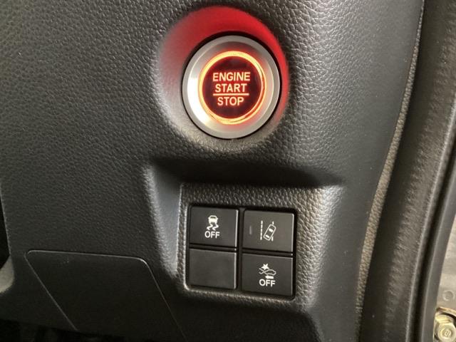 Ｎ－ＢＯＸカスタム Ｇ・Ｌホンダセンシング　いまコレ＋新品・ディスプレイ・オーディオ付　光触媒抗菌消臭施工済　エアコン　衝突被害軽減装置　シ－トヒ－タ－　ＶＳＡ　パワーウィンドウ　エアバック　Ｗ電動スライド　ベンチシート　４ＷＤ車　キーフリー（17枚目）