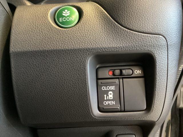 Ｎ－ＢＯＸ ＧＳＳパッケージ　光触媒抗菌消臭施工済　ナビ　シートヒーター　ＥＴＣ　Ｉストップ　両側スライド片側電動ドア　ダブルエアバック　イモビ　１セグＴＶ　スマートキー＆プッシュスタート　ベンチシ－ト　フルオートエアコン　ＡＢＳ（13枚目）