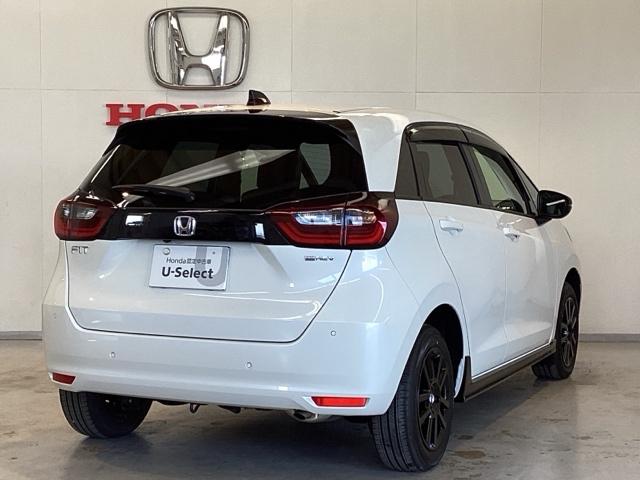 フィット e:HEVホームブラックスタイル 中古スタッドレスタイヤ、純正メモリーナビ、ドライブレコーダー前後装着+ETC付 当社デモカー Bカメラ DVD再生 ドラレコ アイドリングストップ オートクルーズコントロール LEDヘッドランプ(5枚目)