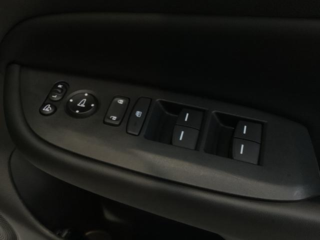 フィット e:HEVホームブラックスタイル 中古スタッドレスタイヤ、純正メモリーナビ、ドライブレコーダー前後装着+ETC付 当社デモカー Bカメラ DVD再生 ドラレコ アイドリングストップ オートクルーズコントロール LEDヘッドランプ(24枚目)