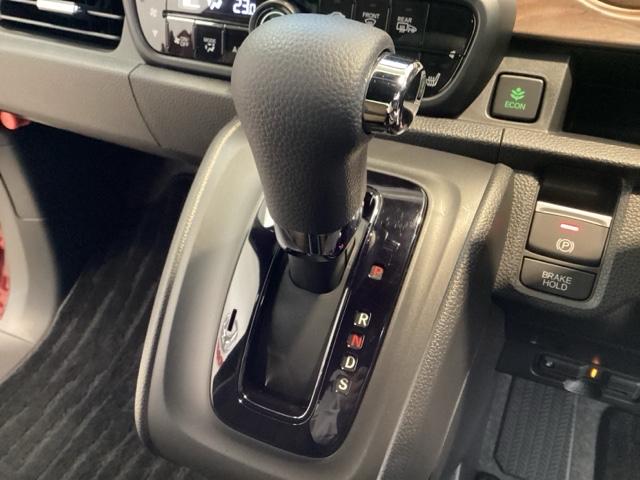 Ｎ－ＯＮＥ オリジナルスタイルプラスアーバン　中古スタッドレスタイヤ、純正メモリーナビ、ドライブレコーダー前後装着＋ＥＴＣ付　当社デモカー　ＬＥＤヘッドライト　コーナーセンサー　前席シートヒーター　横滑り防止装置　バックカメラ　ワンオーナー（10枚目）