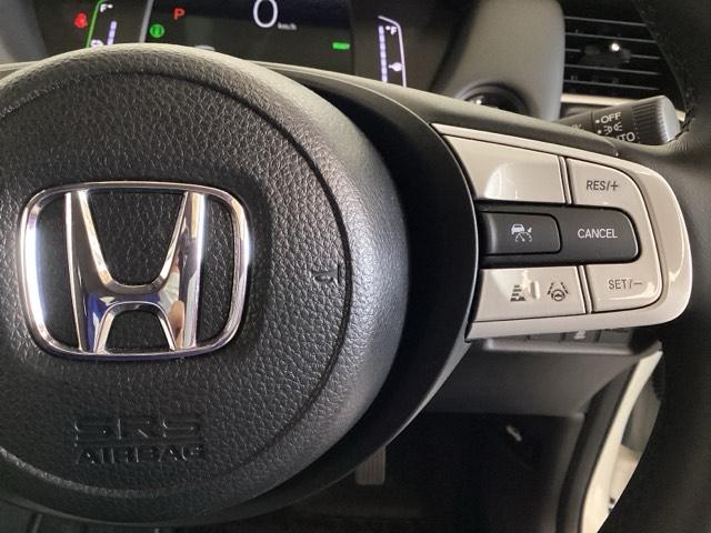 フィット ｅ：ＨＥＶホーム　中古スタッドレスタイヤ、純正メモリーナビ、ドライブレコーダー前後装着＋ＥＴＣ付　当社デモカー　リヤカメラ　ＤＶＤ再生可能　ＶＳＡ　サイドカーテンエアバック　前後ソナー　スマートキ　ＥＣＯＮモード（16枚目）