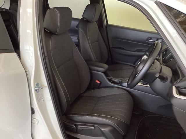 フィット ｅ：ＨＥＶホーム　中古スタッドレスタイヤ、純正メモリーナビ、ドライブレコーダー前後装着＋ＥＴＣ付　当社デモカー　リヤカメラ　ＤＶＤ再生可能　ＶＳＡ　サイドカーテンエアバック　前後ソナー　スマートキ　ＥＣＯＮモード（23枚目）