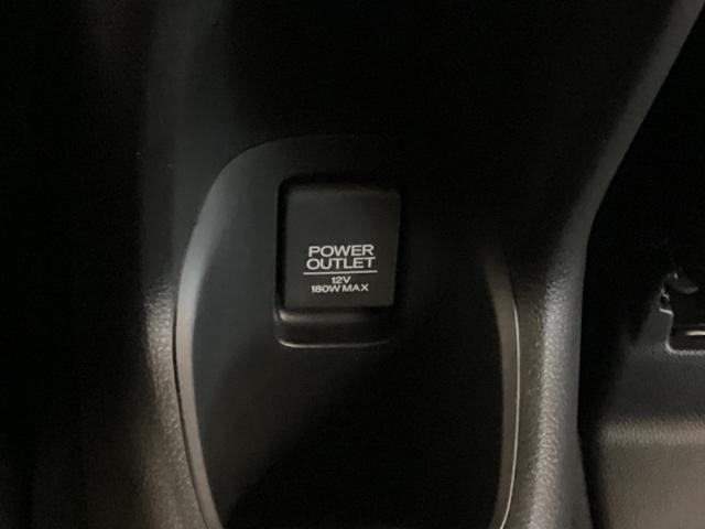 ヴェゼル Ｇ　光触媒抗菌消臭施工済　ナビ　ＥＴＣ　地デジ　横滑り防止機能　スマートキー　イモビ　アイドリングストップ機能　ＡＢＳ　キーレス　ＤＶＤ再生　パワーウィンドウ　オートエアコン　パワーステアリング（17枚目）