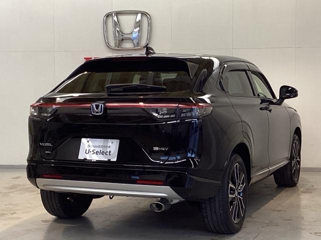 ヴェゼル ｅ：ＨＥＶＺ　ドライブレコーダー前後装備車　光触媒抗菌消臭施工済　ナビ　シートヒーター　ＥＴＣ　衝突回避支援ブレーキ機能　スマキ　Ｐトランク　フルオートエアコン　Ｄレコ　エアバッグ　両席エアバック　Ｒカメ　ソナー（3枚目）